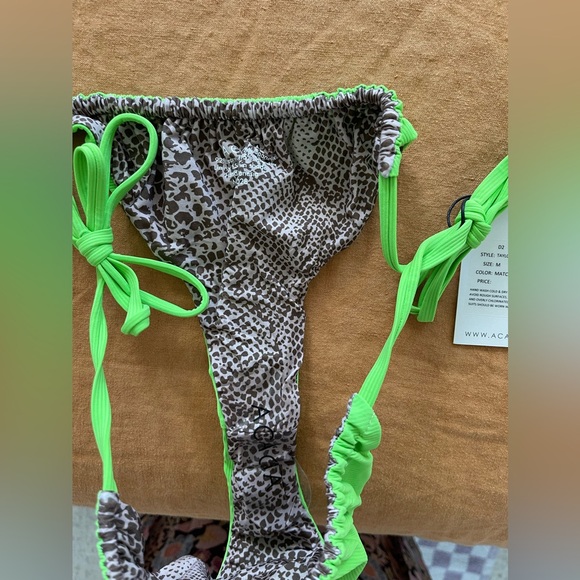 Taylor Acacia bottoms in matcha ribbed spring 2024 - Picture 2 of 5